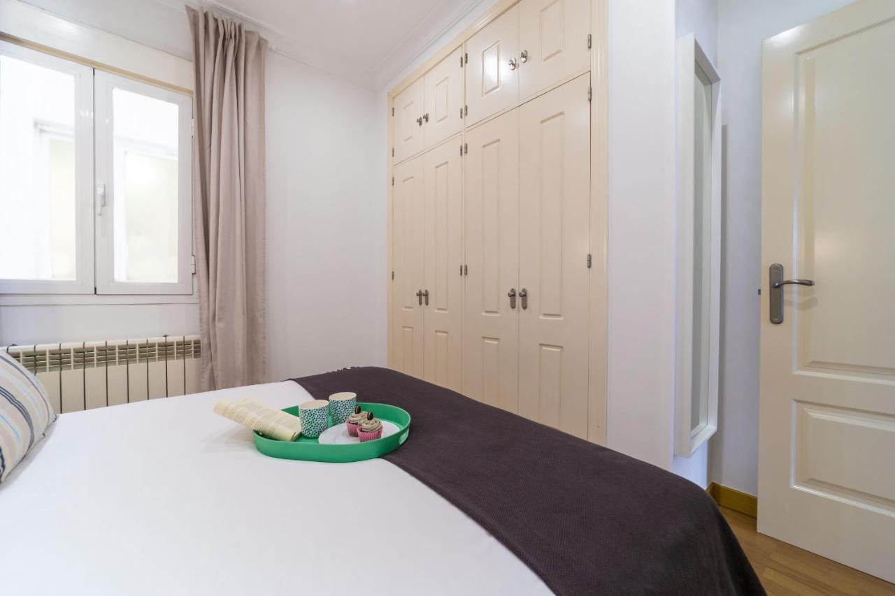 Apartamentos Gran Via Мадрид Экстерьер фото