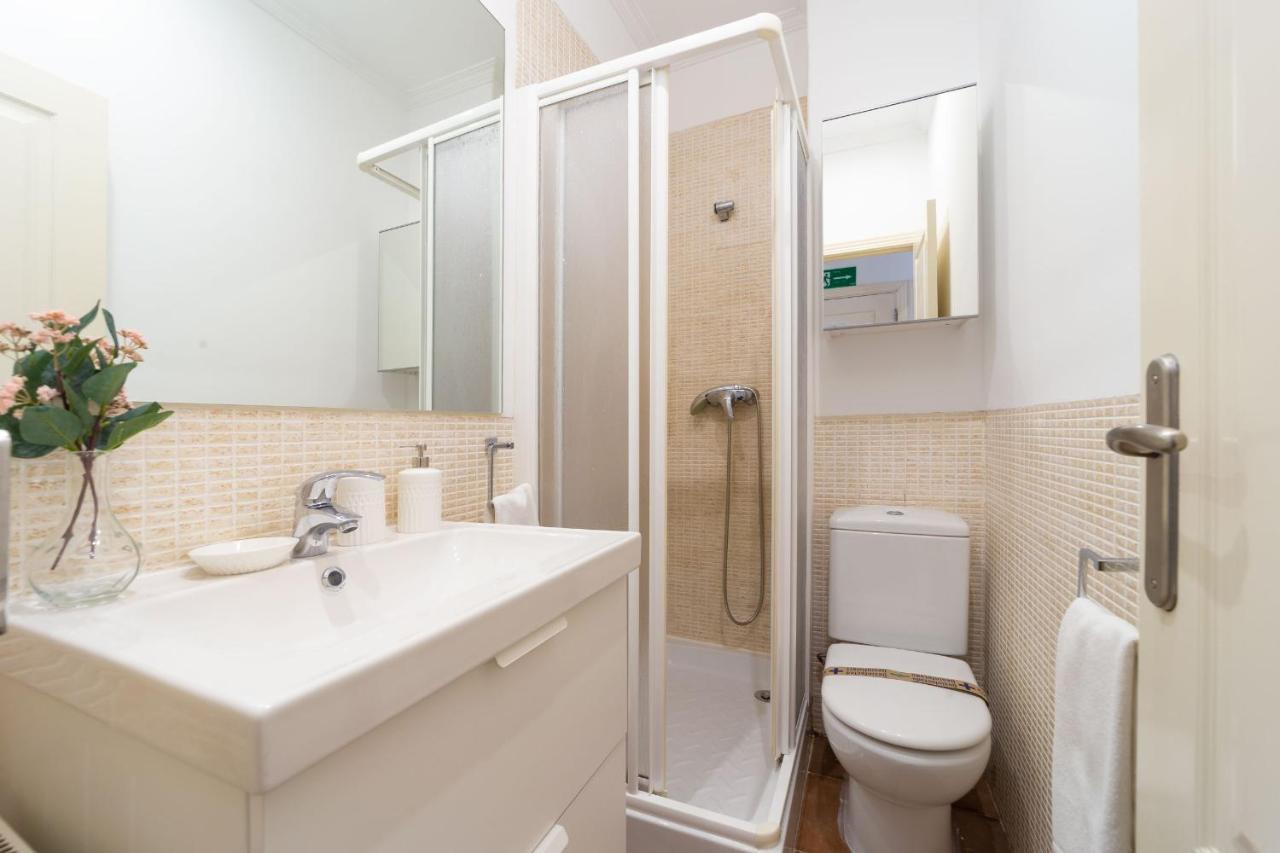 Apartamentos Gran Via Мадрид Экстерьер фото
