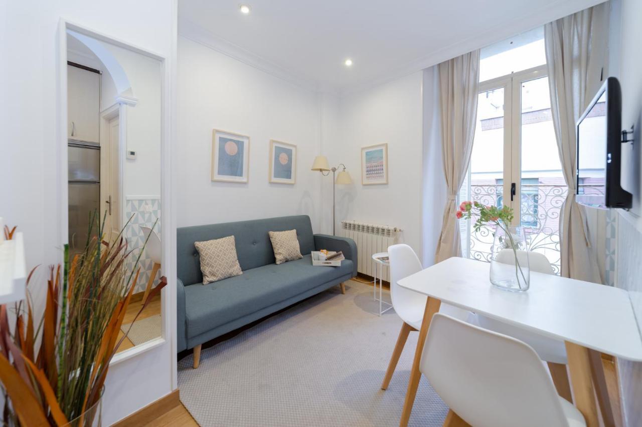 Apartamentos Gran Via Мадрид Экстерьер фото