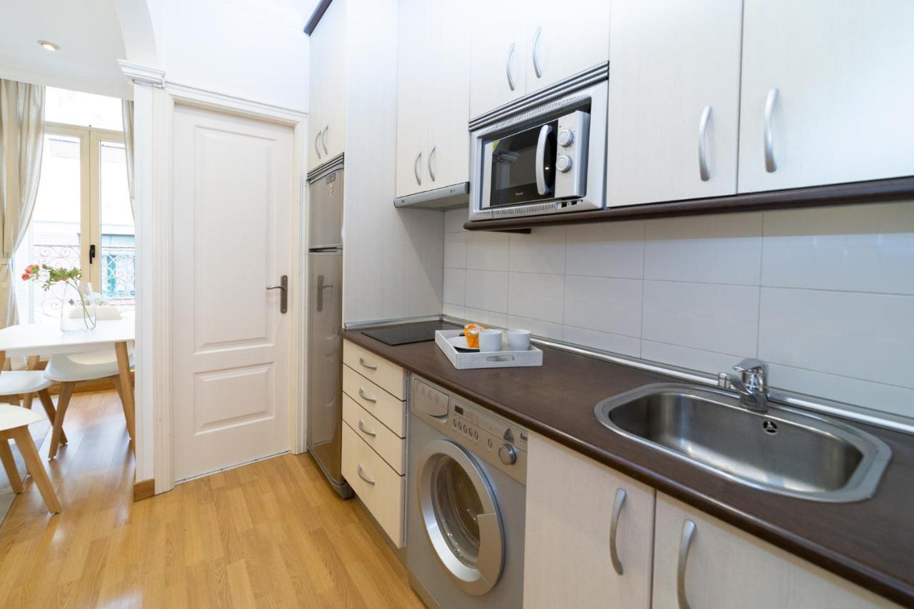 Apartamentos Gran Via Мадрид Экстерьер фото