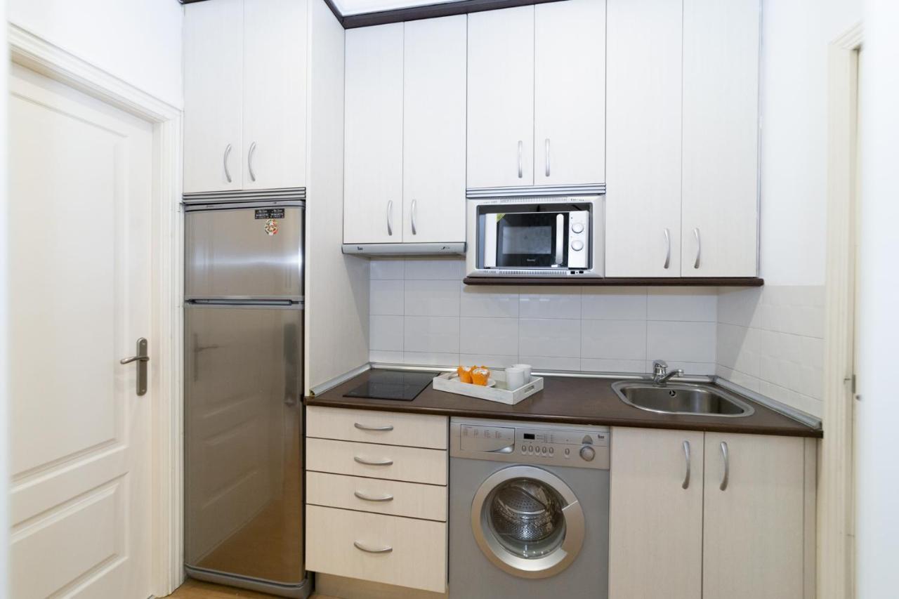 Apartamentos Gran Via Мадрид Экстерьер фото