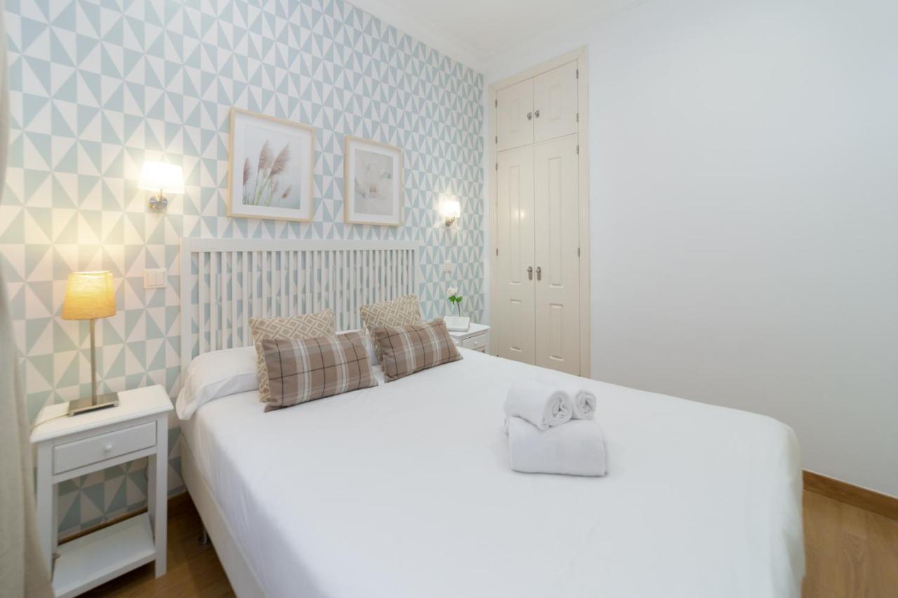 Apartamentos Gran Via Мадрид Экстерьер фото